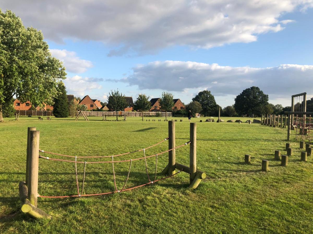 Amazing Quiet Garden House Near London Luton Airport Daire Dış mekan fotoğraf