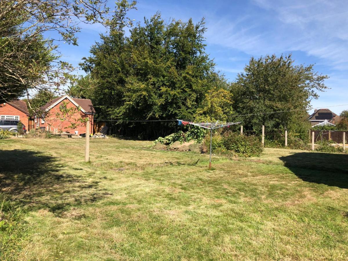Amazing Quiet Garden House Near London Luton Airport Daire Dış mekan fotoğraf