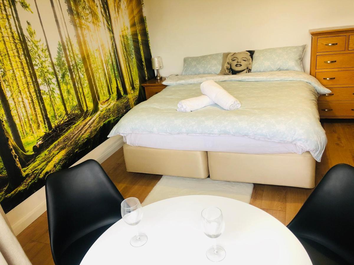 Amazing Quiet Garden House Near London Luton Airport Daire Dış mekan fotoğraf