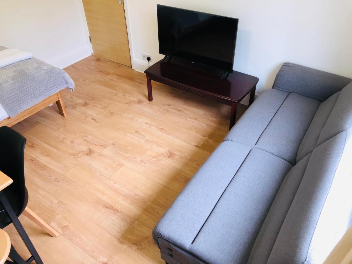 Amazing Quiet Garden House Near London Luton Airport Daire Dış mekan fotoğraf