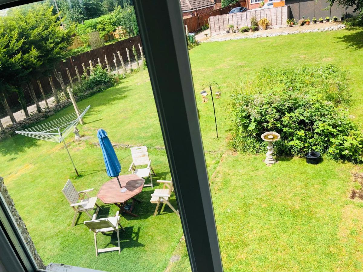 Amazing Quiet Garden House Near London Luton Airport Daire Dış mekan fotoğraf
