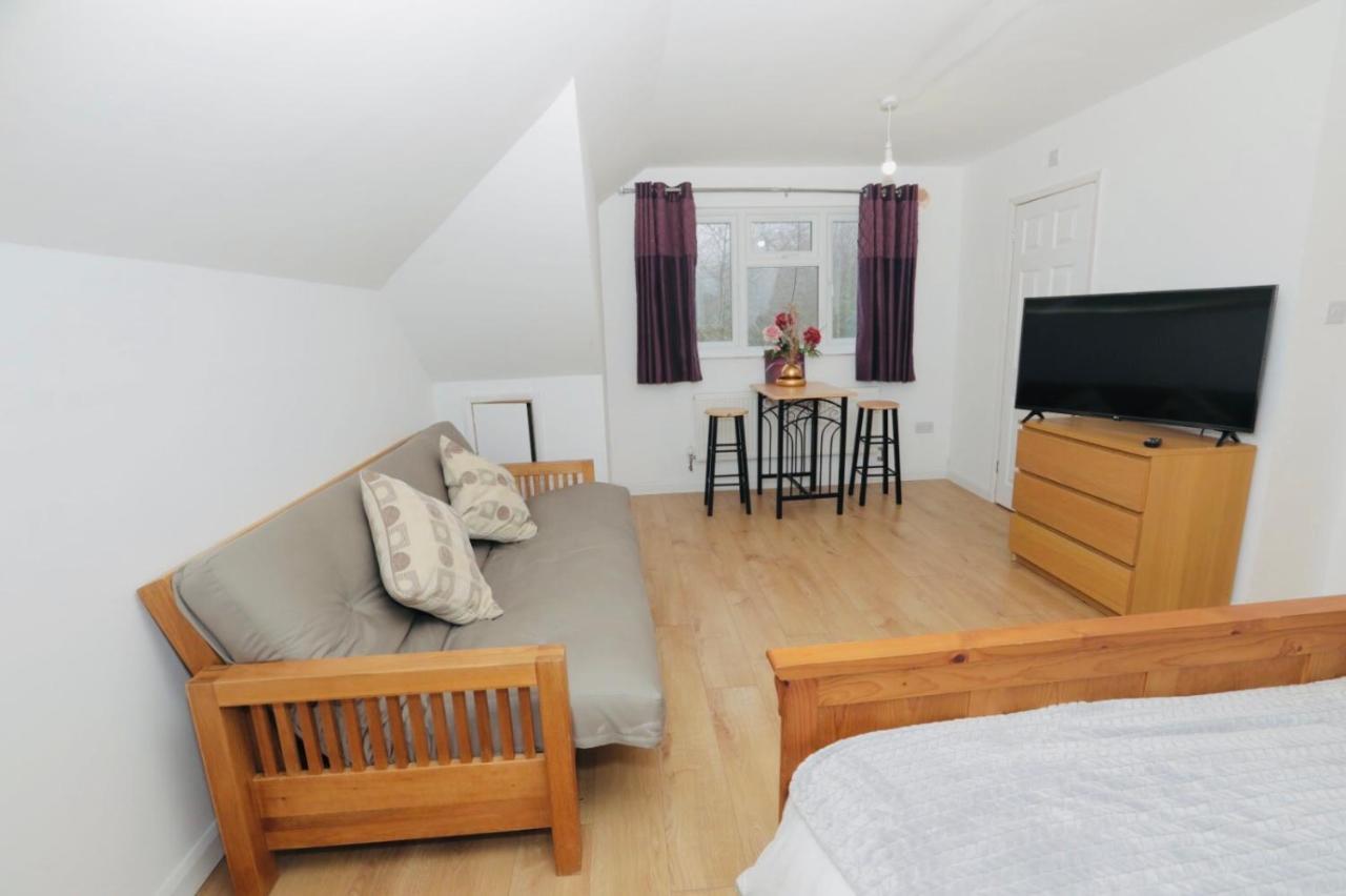 Amazing Quiet Garden House Near London Luton Airport Daire Dış mekan fotoğraf