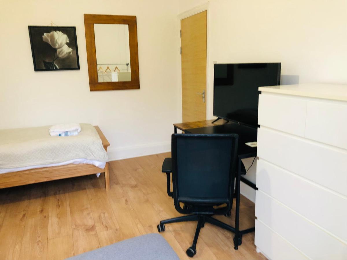 Amazing Quiet Garden House Near London Luton Airport Daire Dış mekan fotoğraf