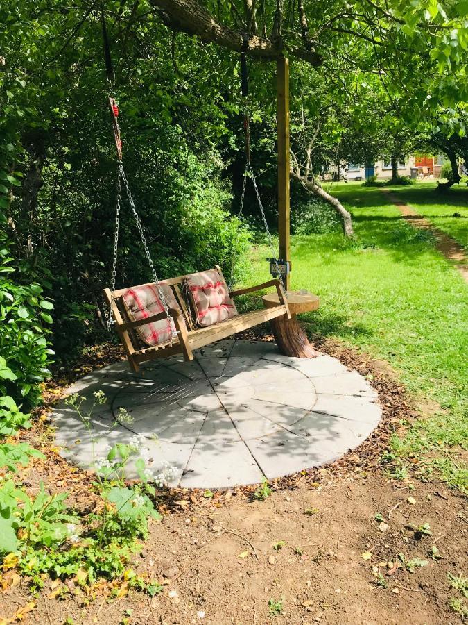 Amazing Quiet Garden House Near London Luton Airport Daire Dış mekan fotoğraf