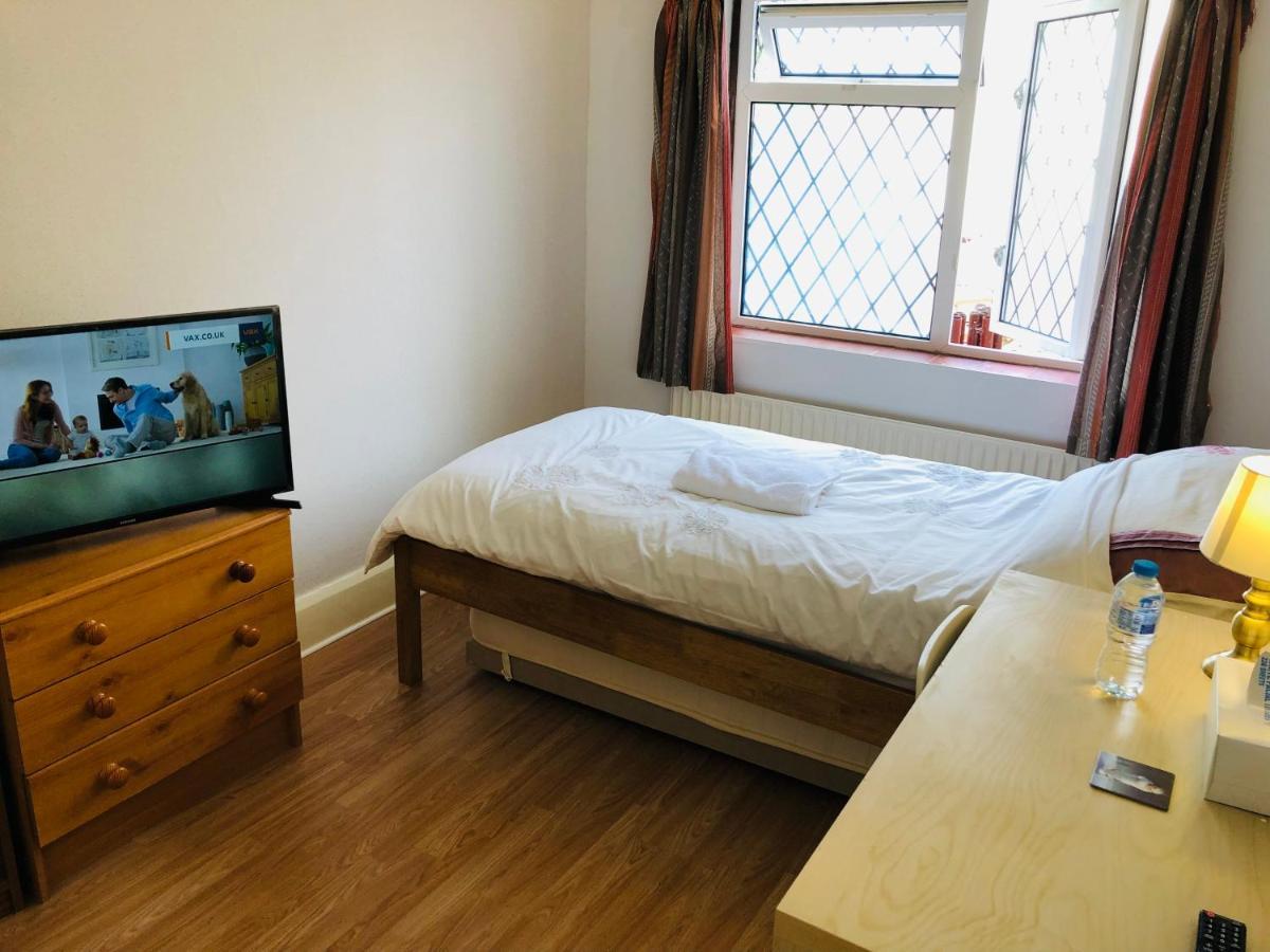 Amazing Quiet Garden House Near London Luton Airport Daire Dış mekan fotoğraf